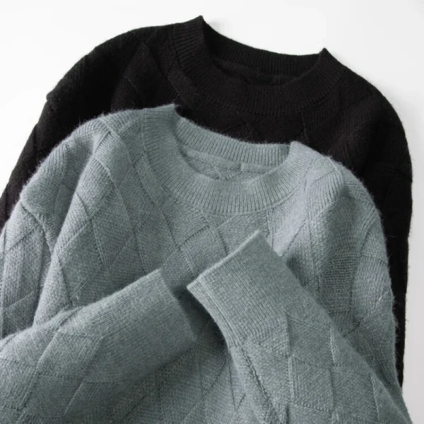 Grid of Solid Colors Premium Men's Warm Bottomed Pullover Sweater with a Loose Casual O-neck for Fall and Winter. - Image 4