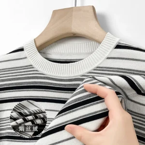 Men's Daily Casual O-neck Pullover Sweater Everyday Casual Knitted Sweater with Classic Stripes and a Close-Fitting Bottom.