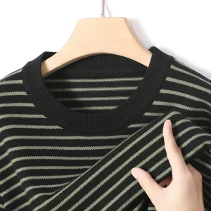 High-quality men's O-neck sweater with stripes, perfect for keeping warm in the fall of 2024.