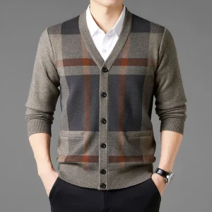 V-neck Business Casual Stylish Men's Cardigan 2024 Warm Thick British Style Plaid Knit Sweater for Autumn and Winter.