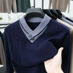 Men's loose-fitting, V-necked, warm stretch long-sleeved sweater for everyday commuting in the fall and winter.