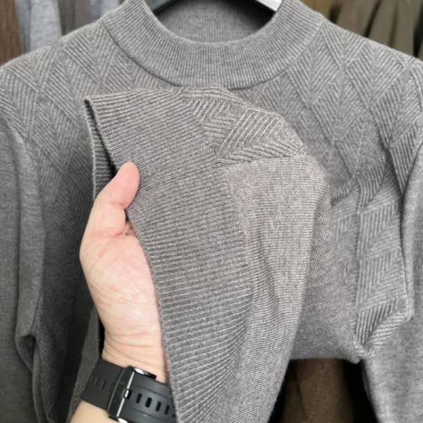 Superior Men's O-neck Solid Color Thick and Warm Sheep Wool Blended Knitwear for 2025 - Image 4