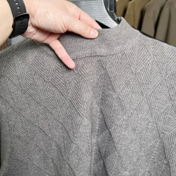 Superior Men's O-neck Solid Color Thick and Warm Sheep Wool Blended Knitwear for 2025 - Image 2