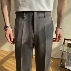 New Men's Straight-fit Solid Color Shirt and Breathable Casual Tapered Pants for Spring/Summer 2025.
